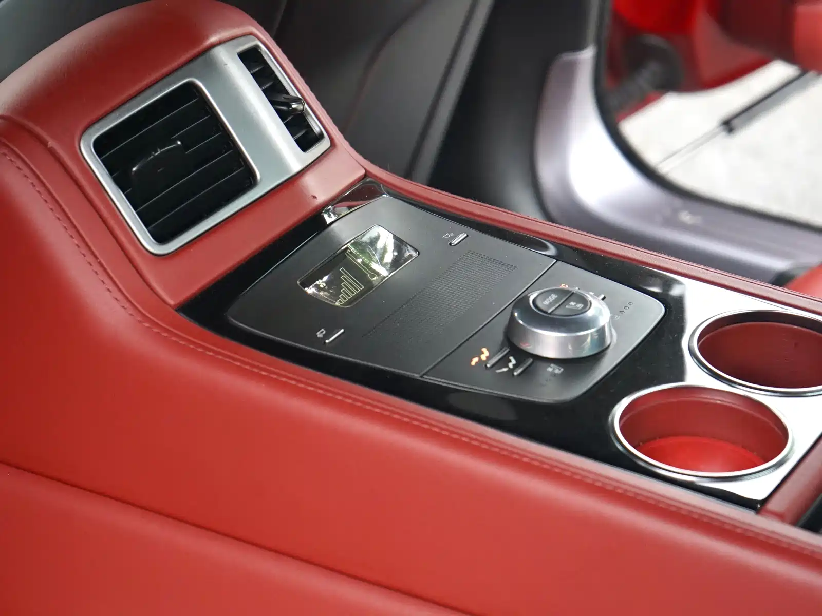Фото 17 - Aston Martin Rapide