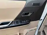 Фото 8 - Toyota Alphard