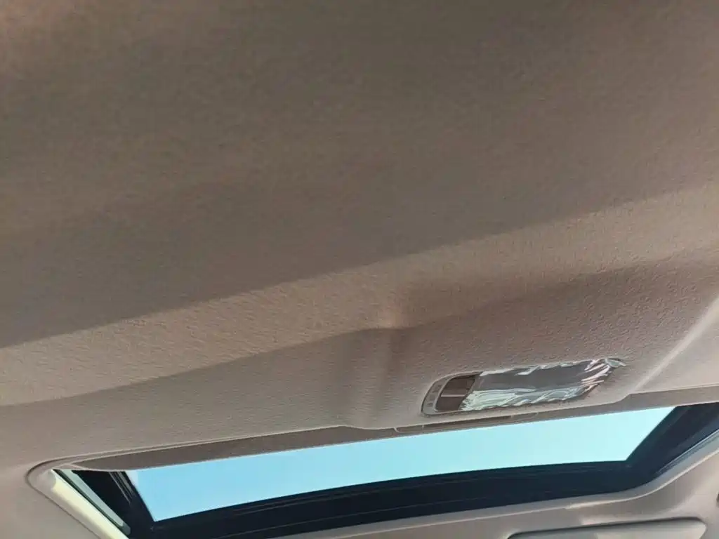 Photo 18 - Nissan Tiida