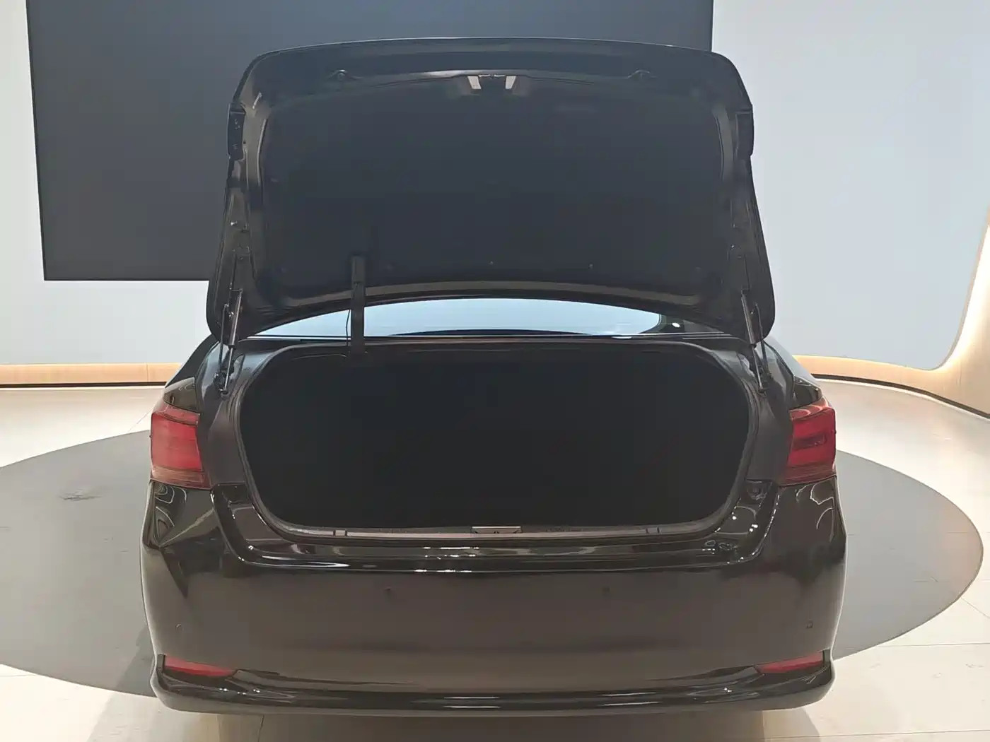 Toyota Crown 2015 2.0T Fashion фото 8