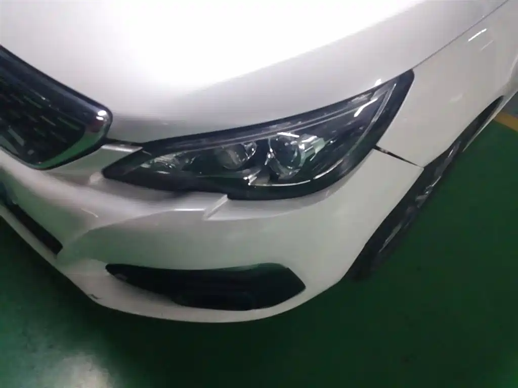 Peugeot 308 2019 230THP Automatic Luxury Edition China VI фото 24