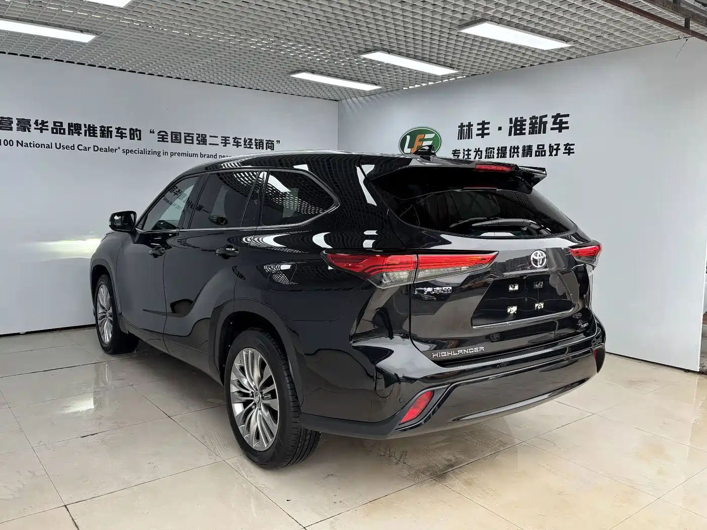 Фото 7 - Toyota Highlander