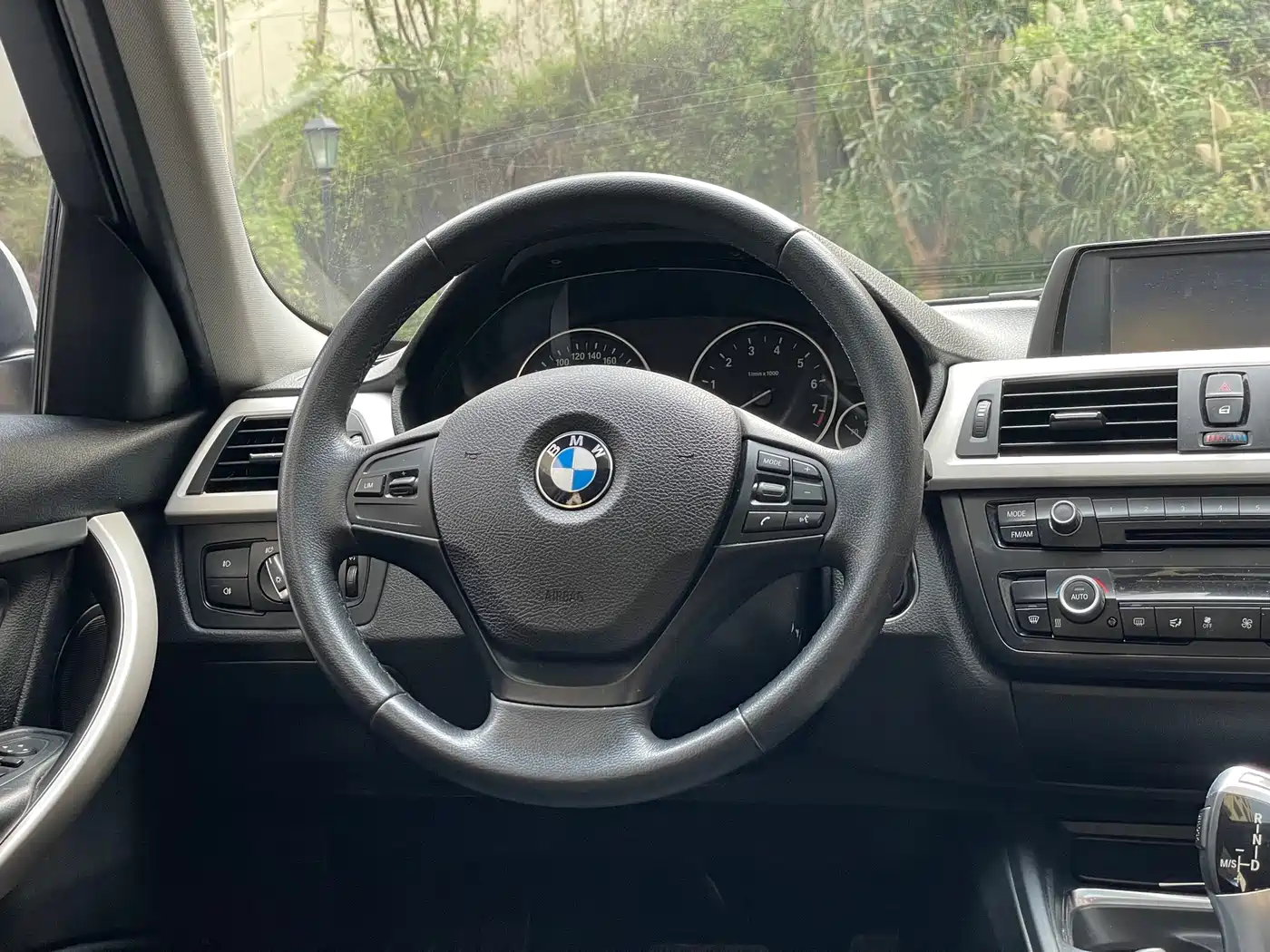 BMW 3 Series 2014 320Li Fashion фото 16