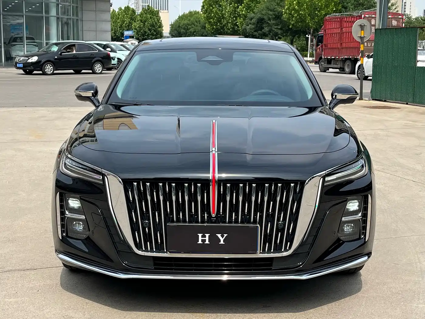 Hongqi H5 2024 2.0T Automatic Smart Connect Flag Smooth Edition фото 2