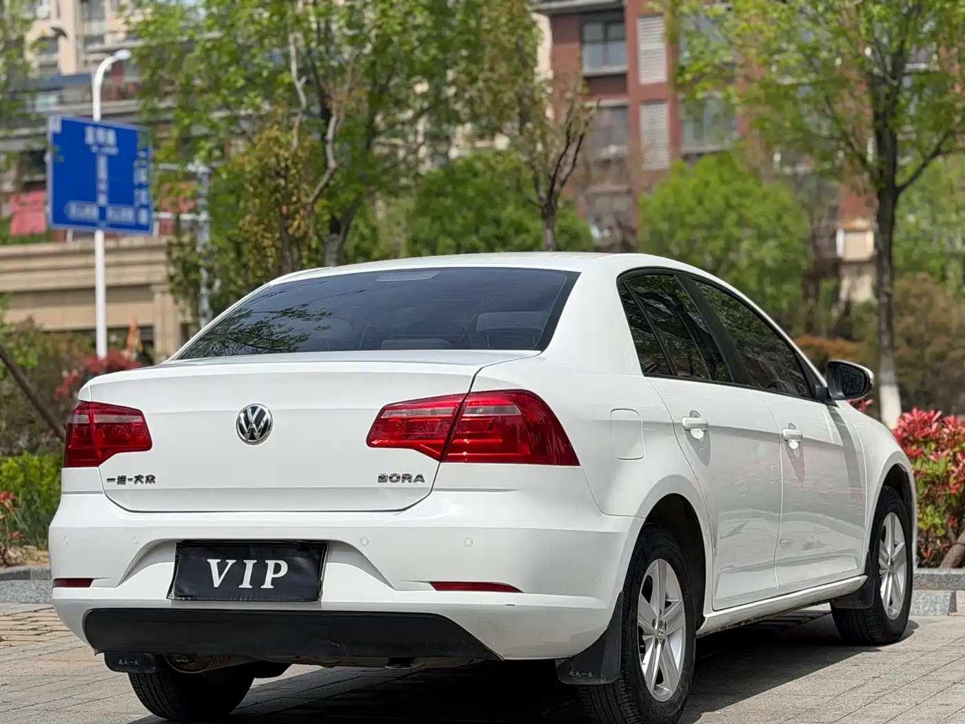 Volkswagen Bora 2014 1.6L Automatic Fashion Edition фото 6