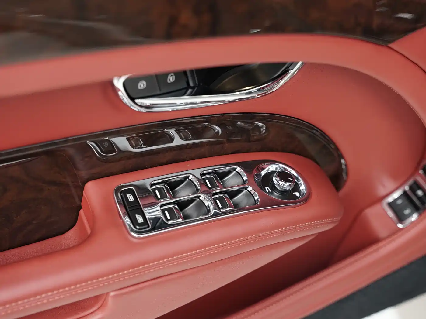 Bentley Mulsanne 2017 6.8T Long Wheelbase фото 5