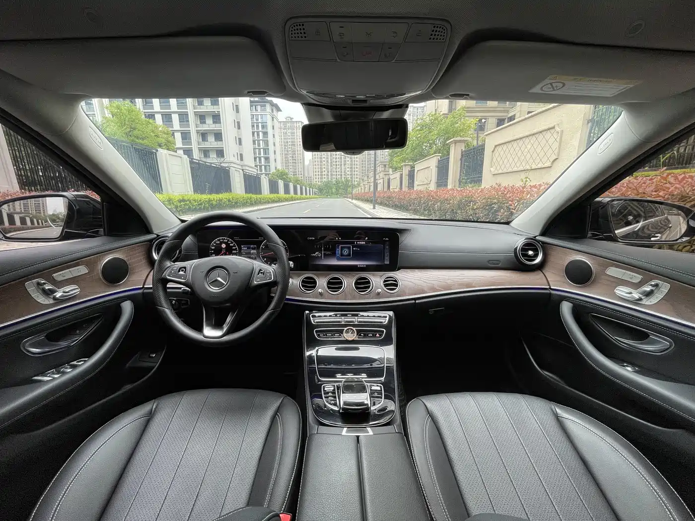 Mercedes-Benz E-Class 2016 E 300 L Fashion Type фото 21