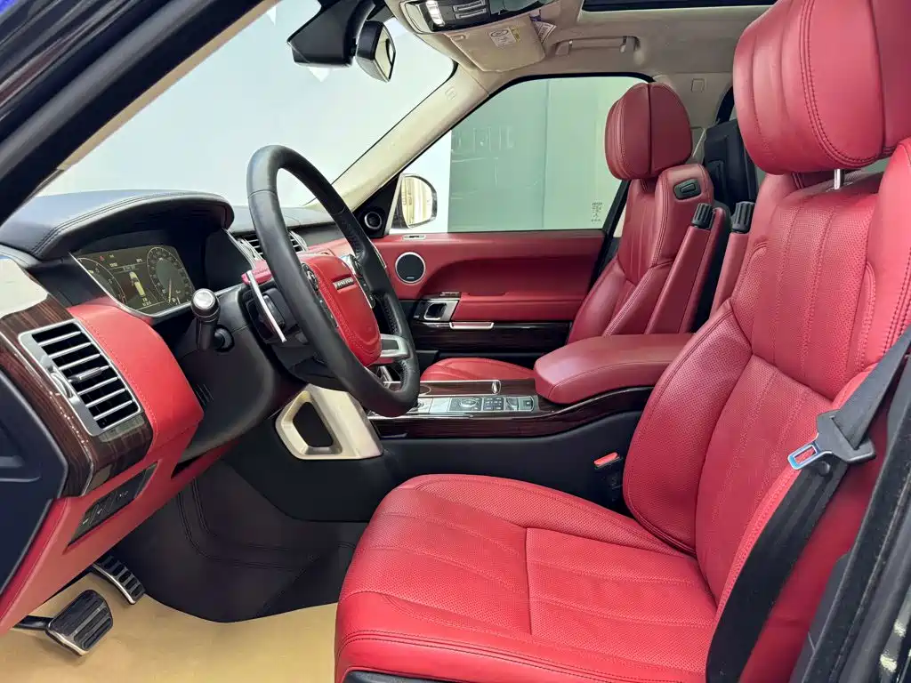 Photo 17 - Land Rover Range Rover