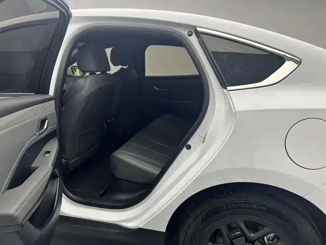 BYD Qin PLUS 2025 DM-i Smart Drive 55KM Leader фото 12