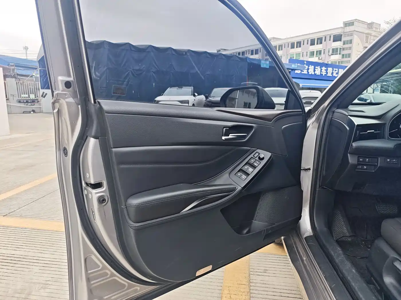 Toyota Avalon 2019 2.5L Progressive Edition China VI фото 13