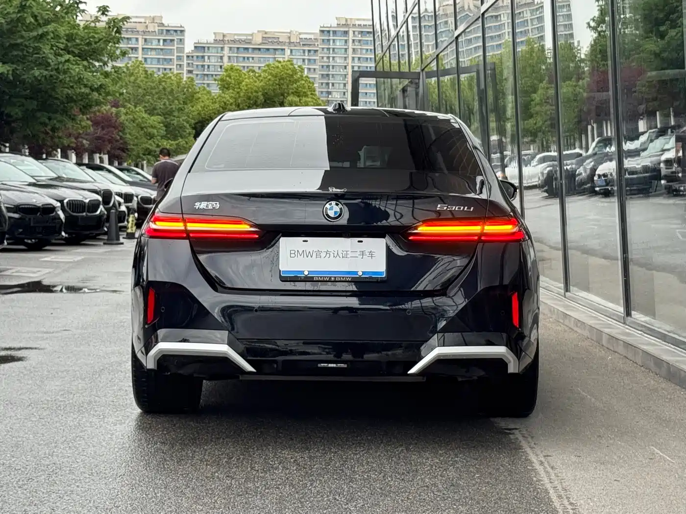 BMW 5 Series 2025 530Li Premium M Sport Package фото 3
