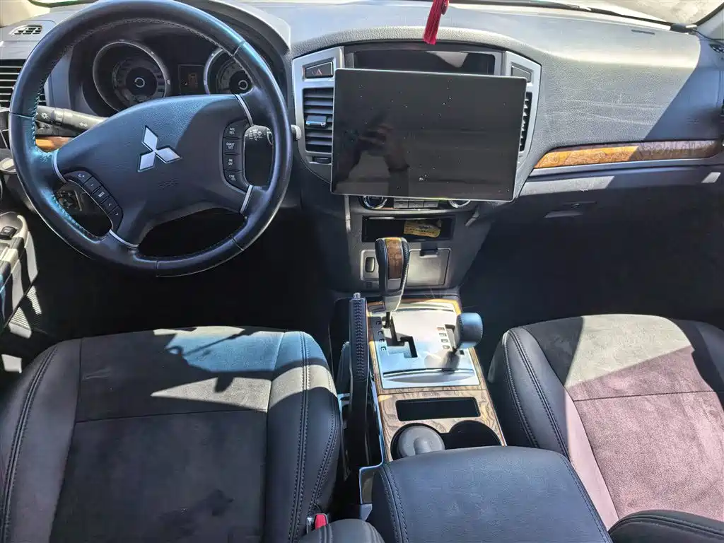 Mitsubishi Pajero (Import) 2019 3.0L Auto Standard Version фото 5