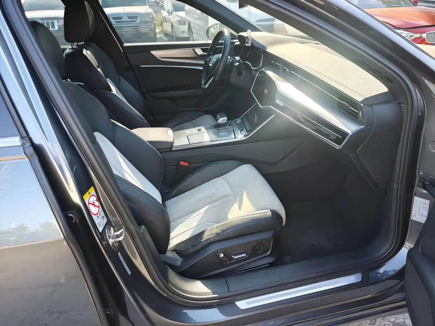 Фото 10 - Audi A6L