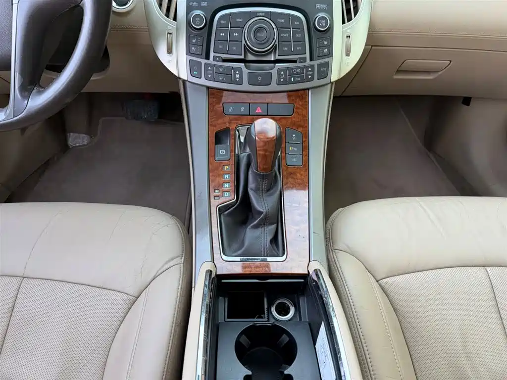 Buick LaCrosse 2010 2.4L Luxury фото 7