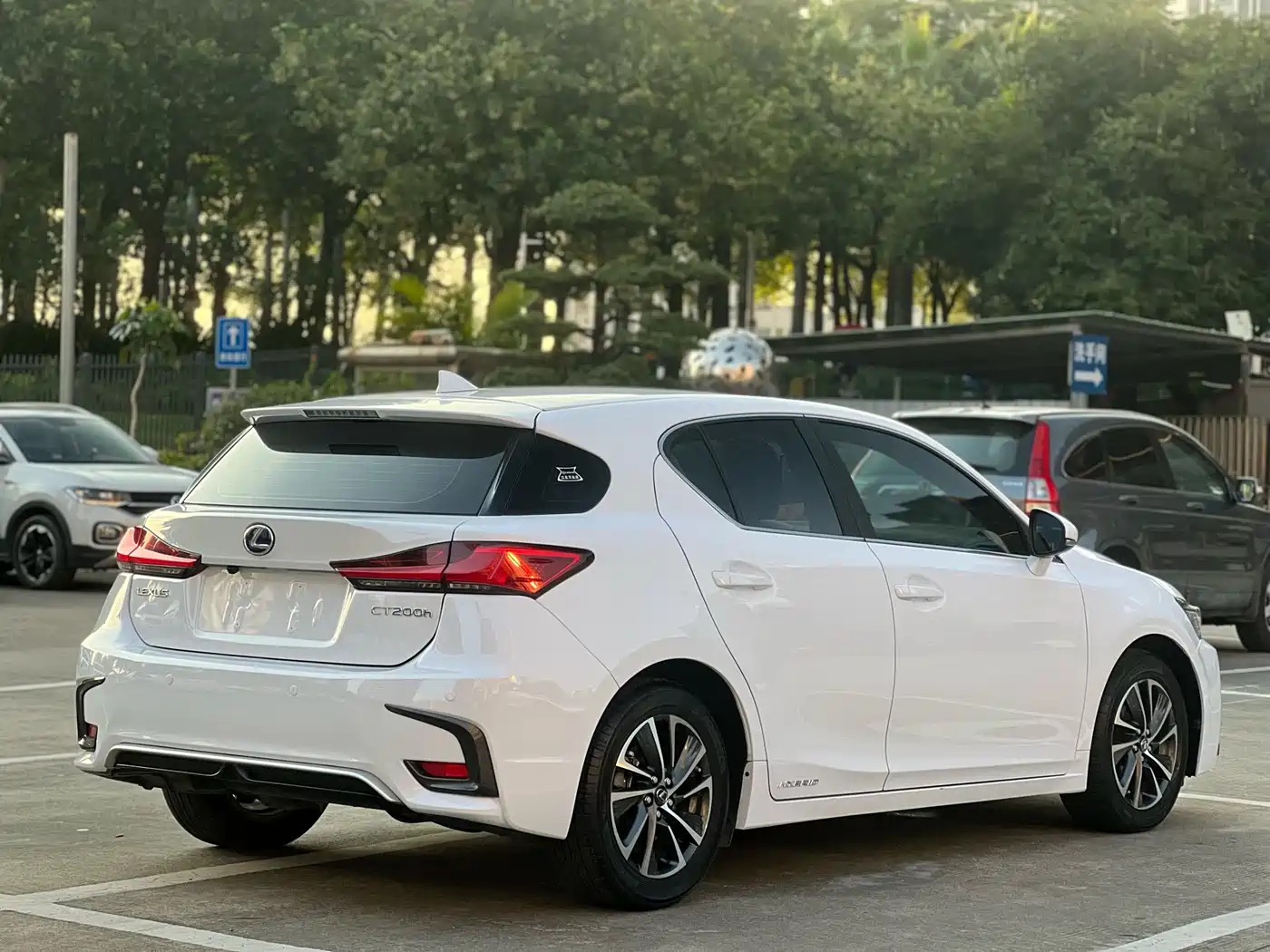 Lexus CT 2017 CT200h Elite Edition Monochrome China V фото 5