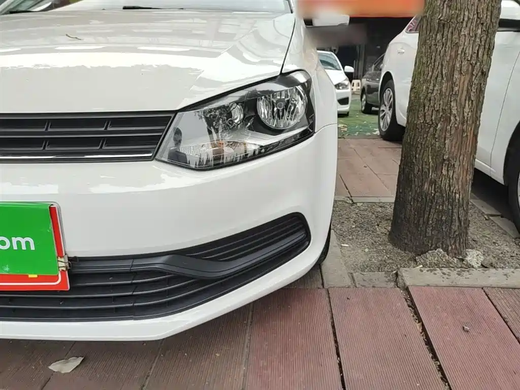 Volkswagen Polo 2016 1.4L Automatic Trend фото 24