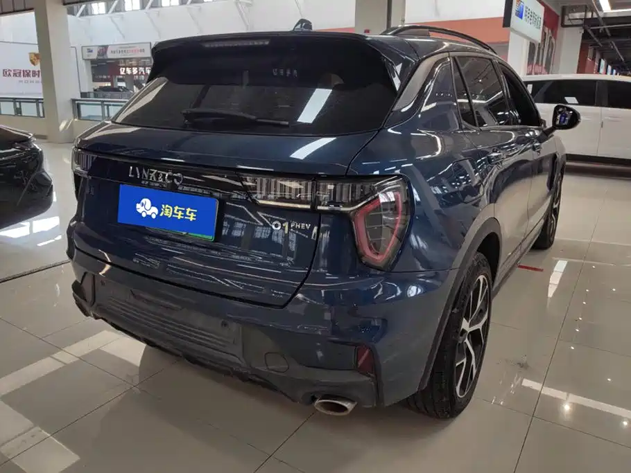 2023 Lynk & Co 01 EM-P