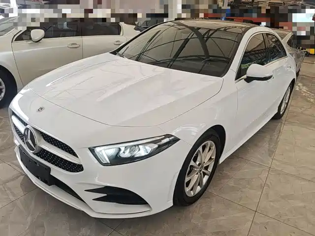 Mercedes-Benz A A 200 L, Спорт-седан Стиль
