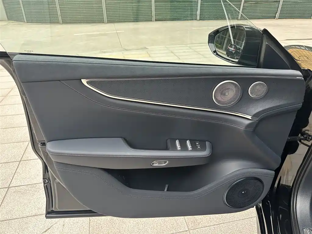 ZEEKR EXTREME KRYPTON 001