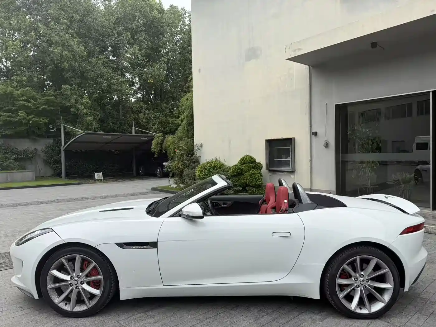 Фото 3 - Jaguar F-TYPE