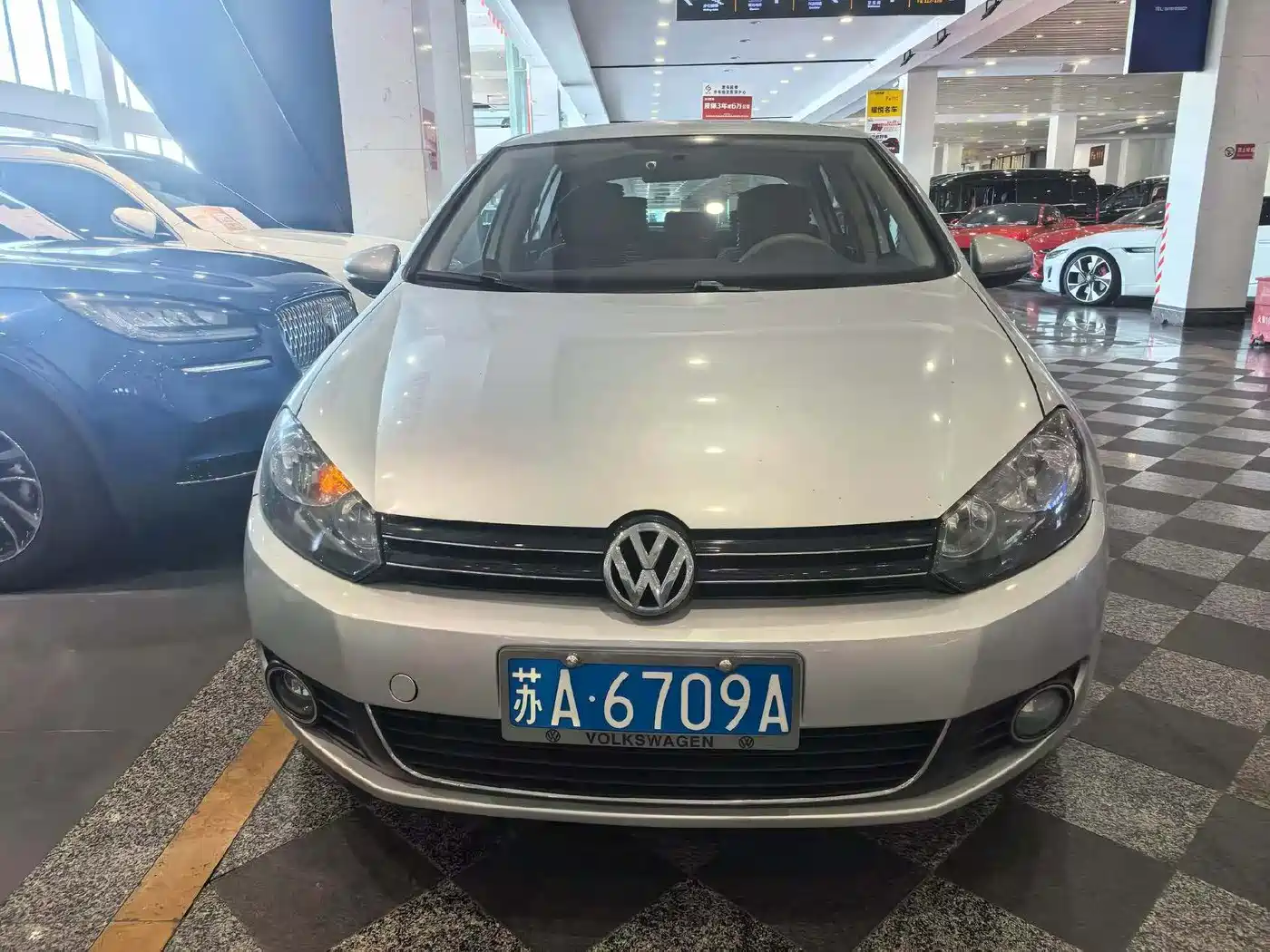 Volkswagen Golf 2010 1.6 Auto Comfort фото 2