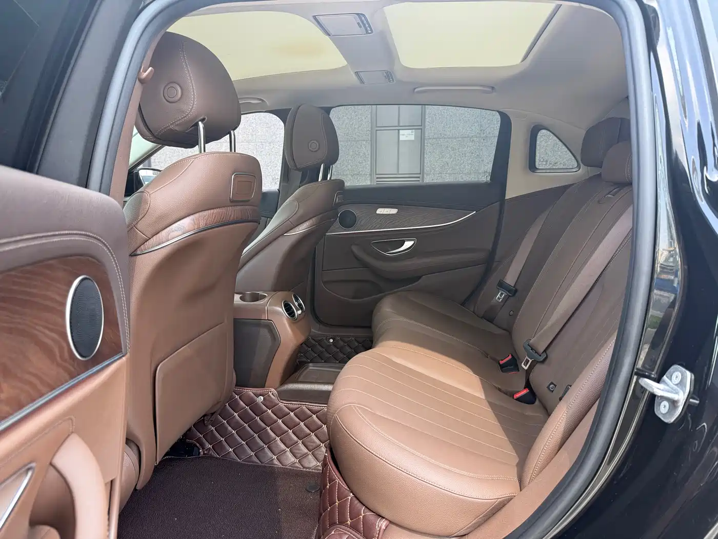 Mercedes-Benz E-Class 2020 E 300 L Fashion фото 6