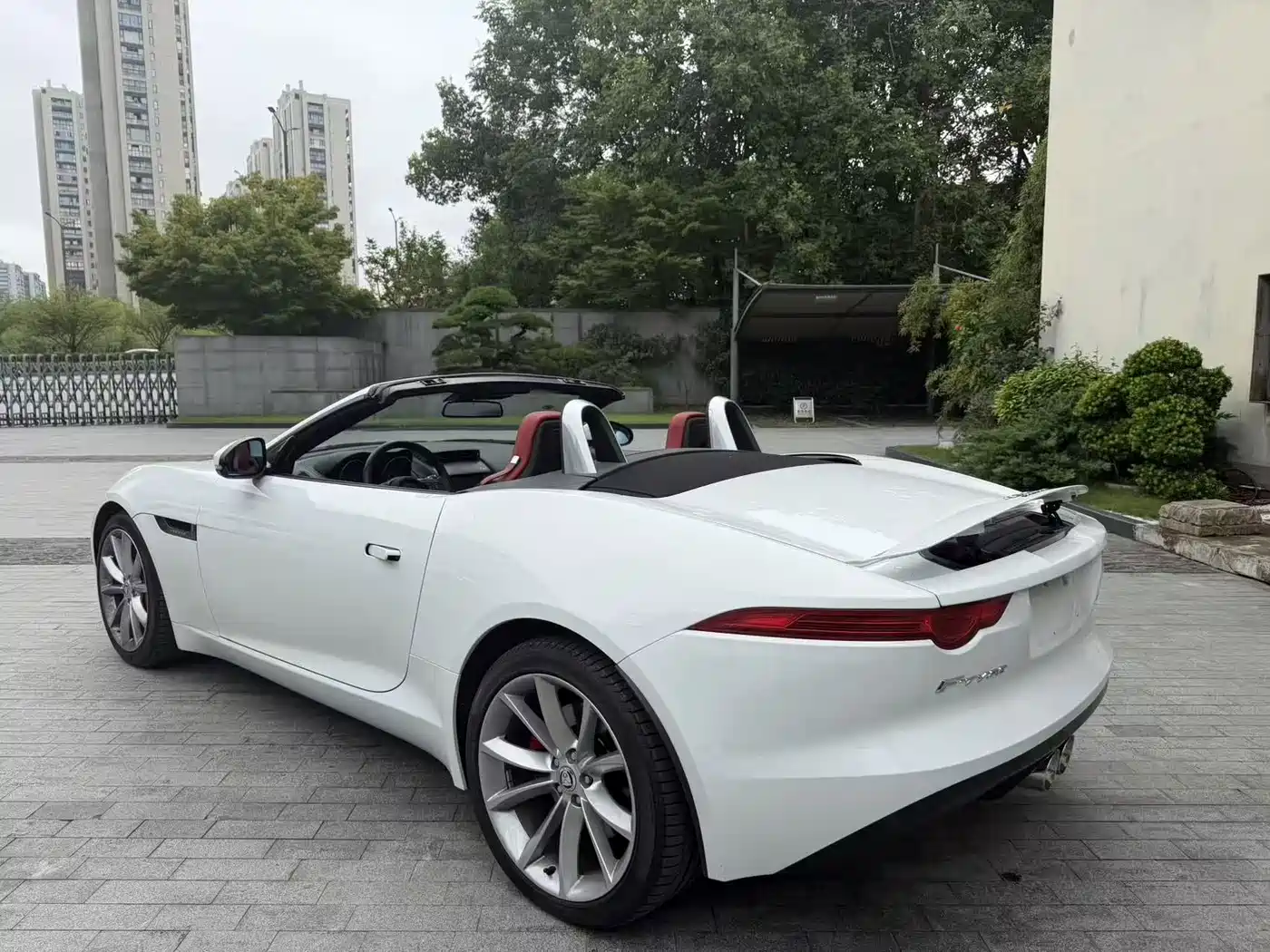 Фото 4 - Jaguar F-TYPE