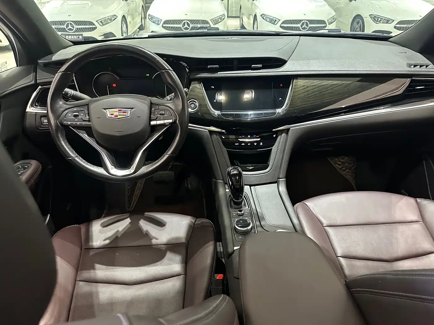 Фото 8 - Cadillac XT6