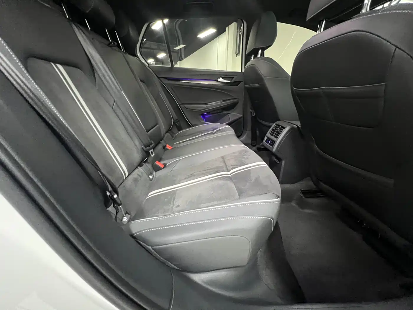 Volkswagen Golf 2021 280TSI DSG R-Line фото 17