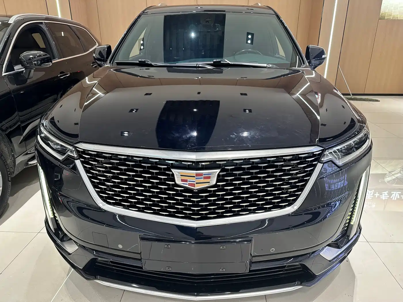 Фото 2 - Cadillac XT6
