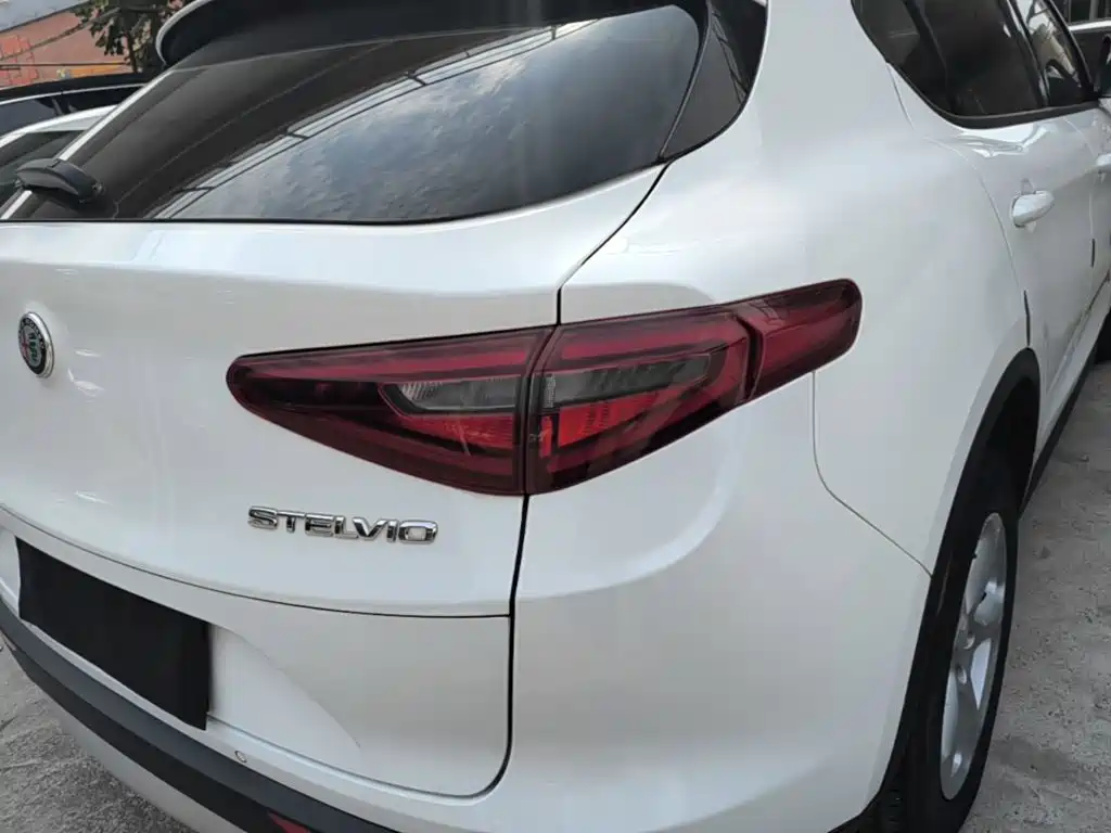 Alfa Romeo Stelvio 2019 2017 2.0T 200HP Elite