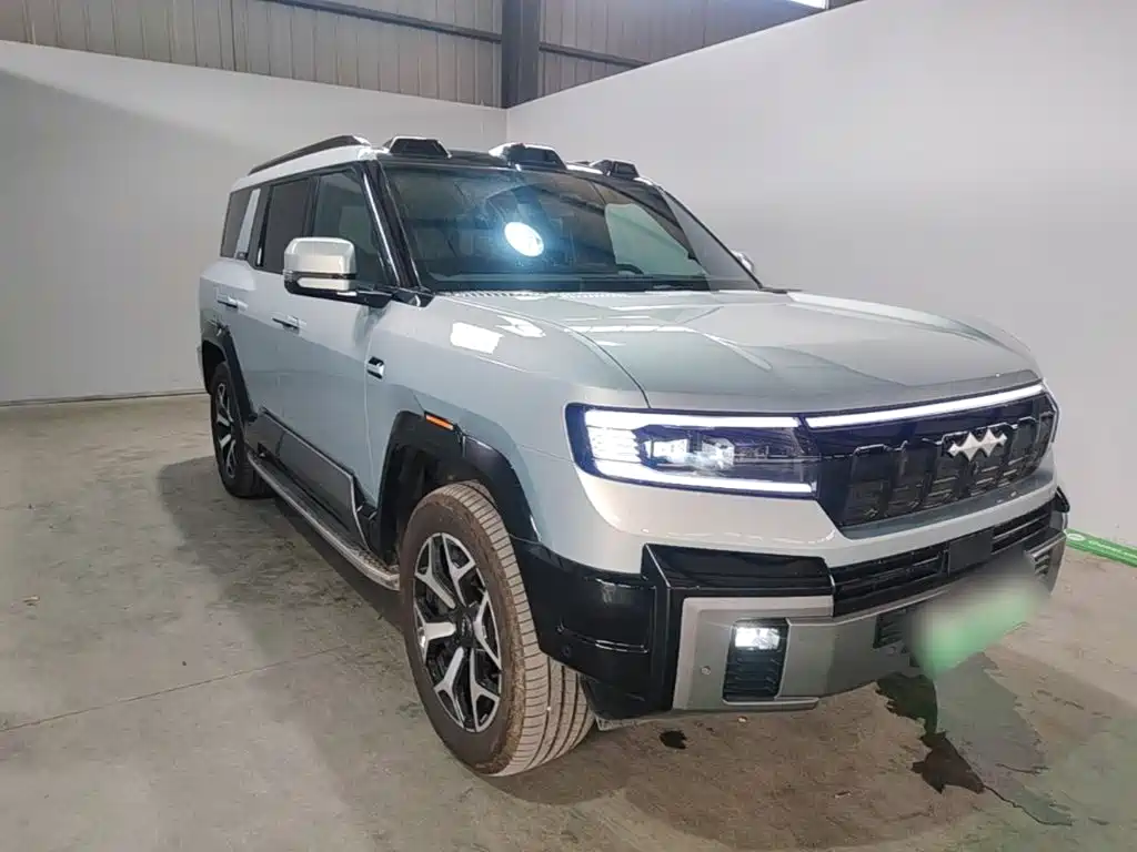Fang Cheng Bao Leopard 8 2025 2025 Zhiyong Luxury Edition 6-seater