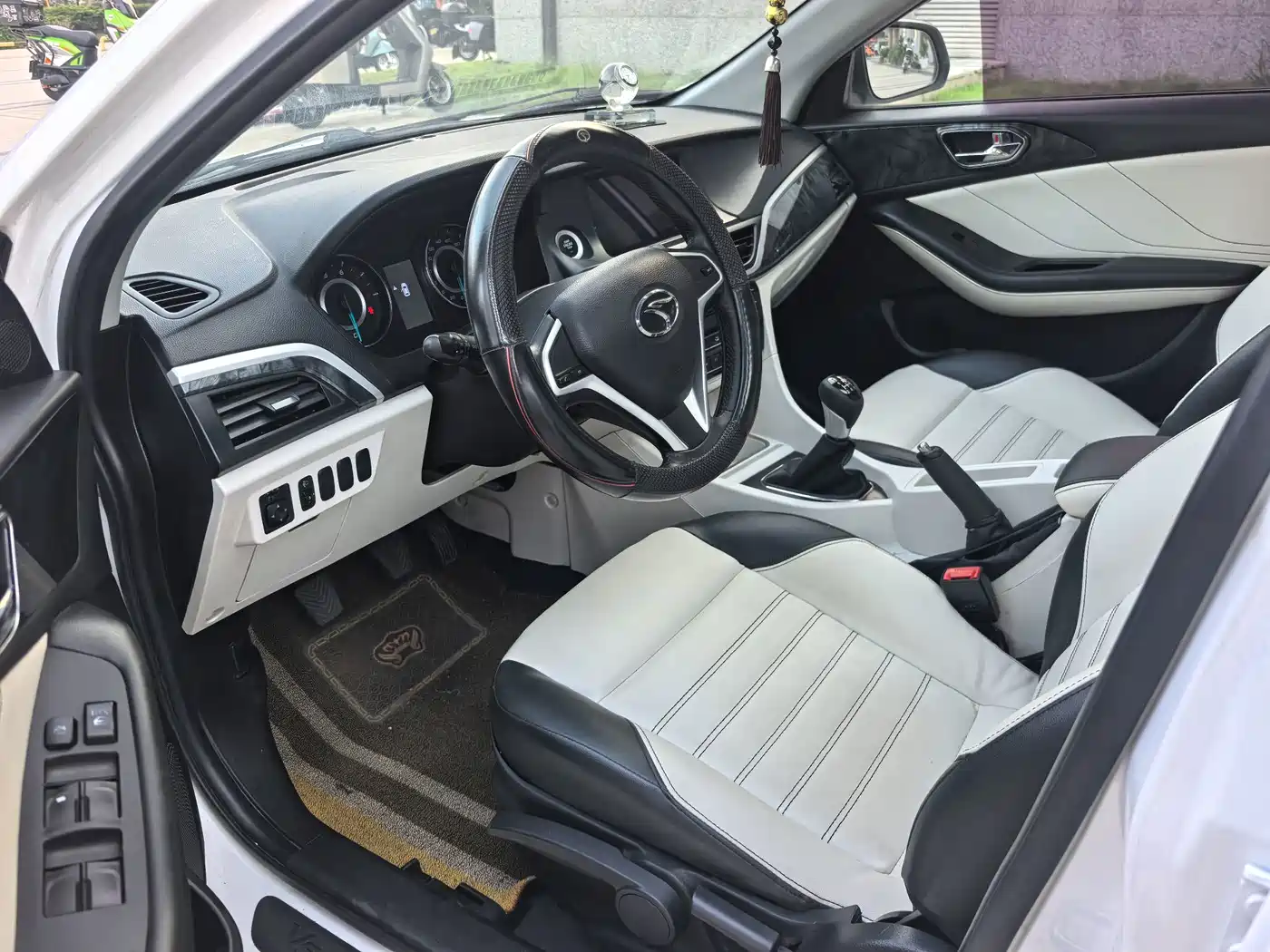 Soueast V5 Lingzhi 2019 2017 1.5L Manual Premium