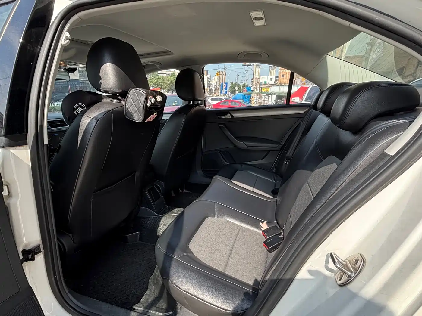 Volkswagen Santana 2015 1.6L Automatic Comfort Edition фото 6