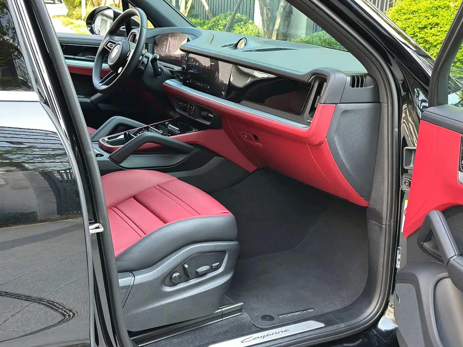 Photo 10 - Porsche Cayenne