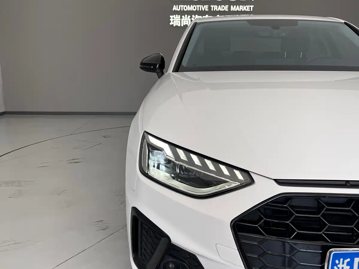 Audi A4L 2022 40 TFSI Luxury Dynamic фото 18