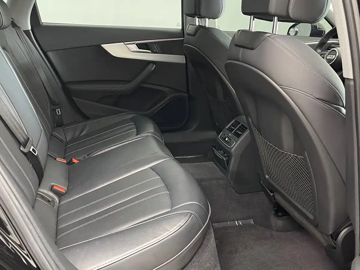 Audi A4L 2022 40 TFSI Luxury Dynamic фото 23