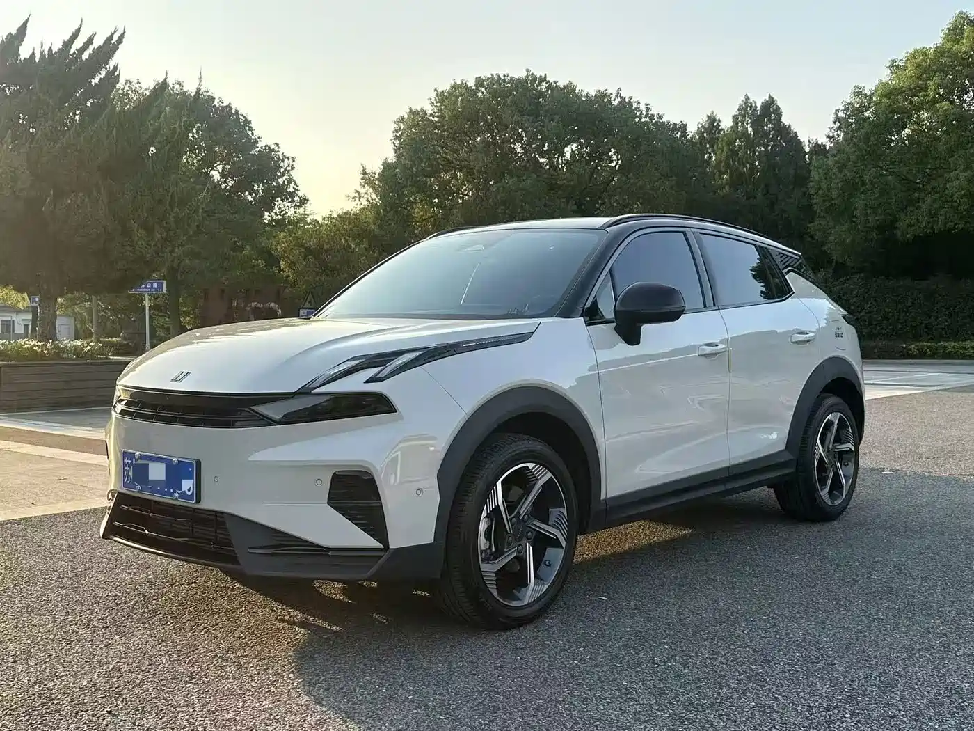2025 Lynk & Co 06