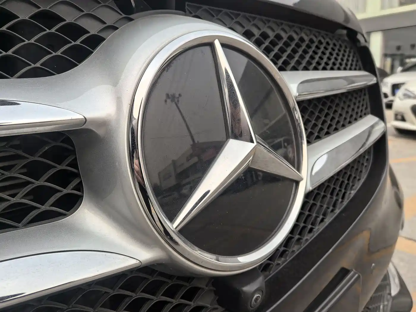 Mercedes-Benz V-Class 2021 V 260 L Long Wheelbase Premium Edition фото 3