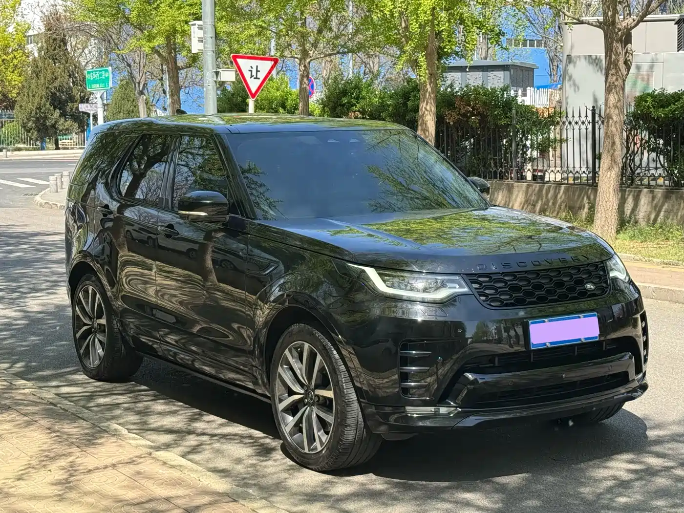 Land Rover Discovery 2021 360PS R-Dynamic SE фото 5
