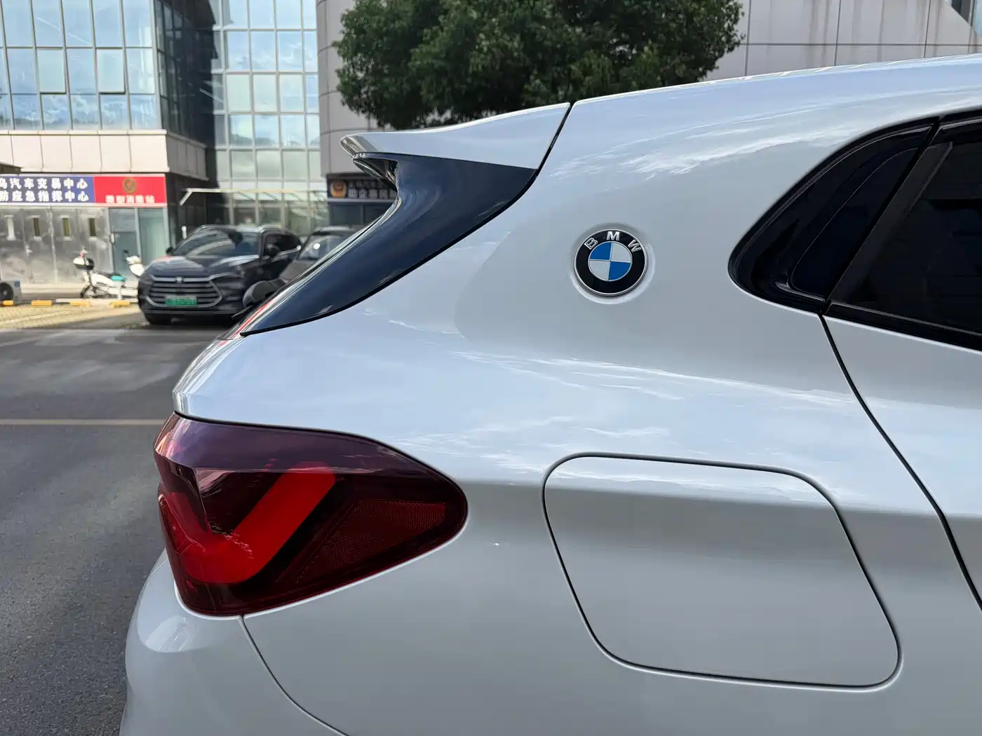 BMW X2 2023 2022 sDrive25i Black Night Edition