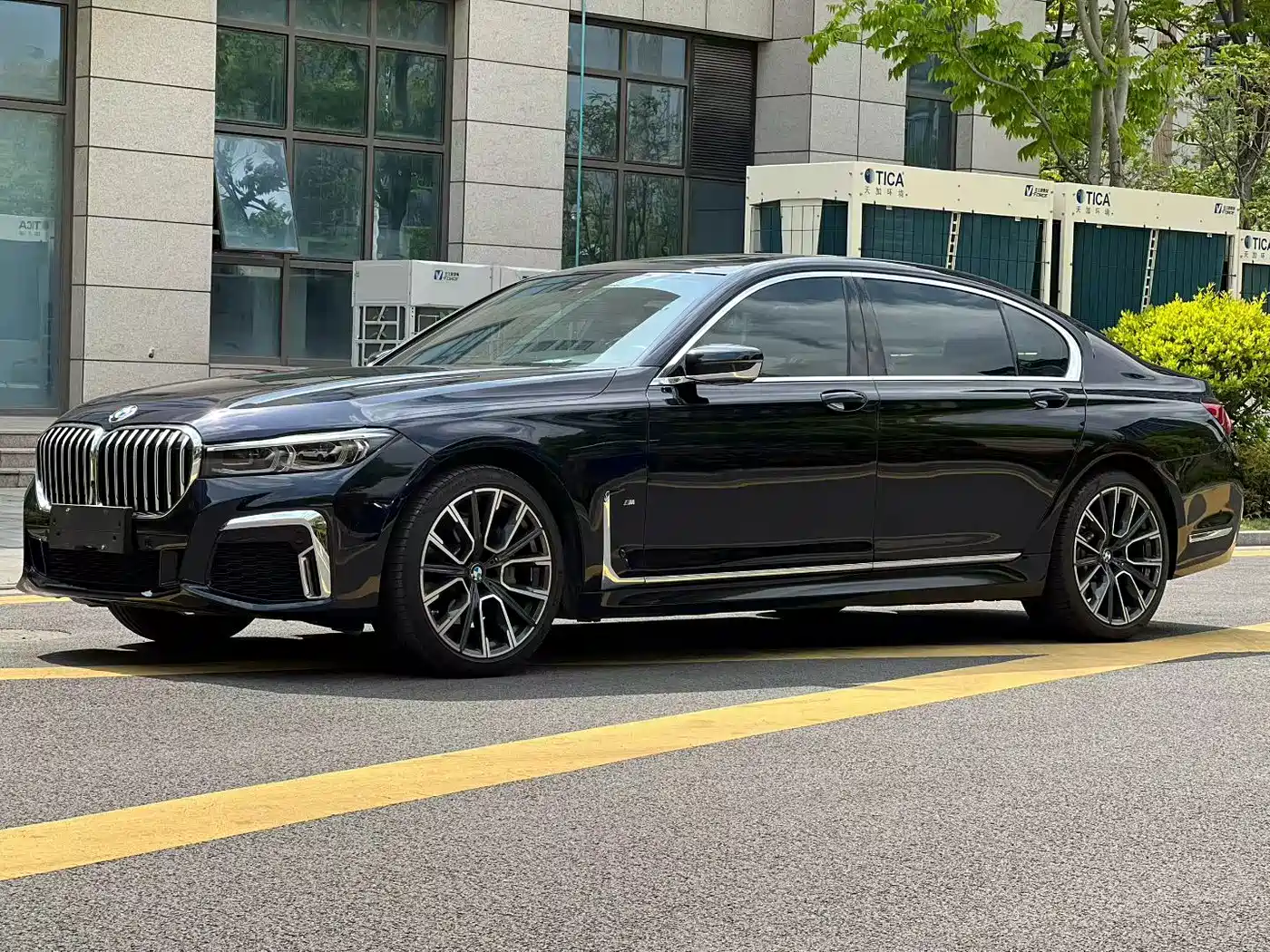 BMW 7 Series 2019 740Li Leading M Sport Package фото 2