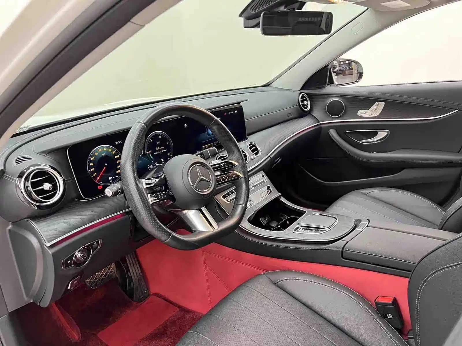 Photo 8 - Mercedes-Benz E-Class (Import)