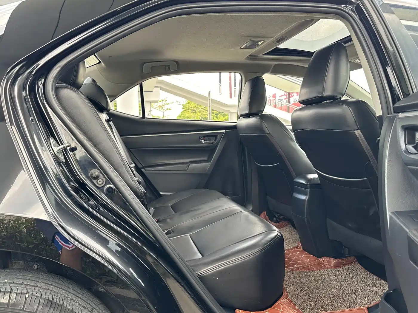 Toyota Levin 2017 Facelift 185T CVT Elite (China V) фото 17
