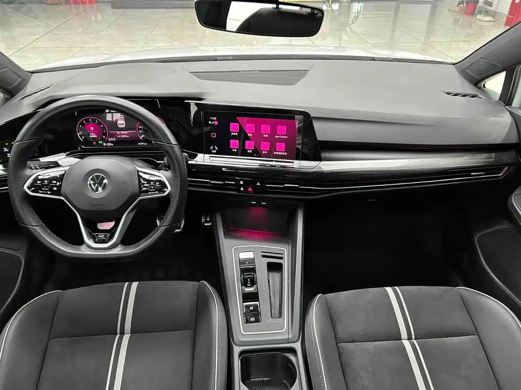 Volkswagen Golf 2021 280TSI DSG R-Line фото 2