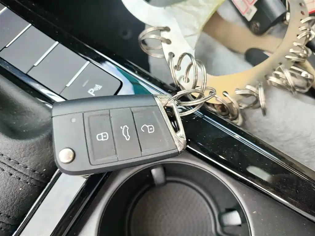Volkswagen Passat 2026 Outstanding Edition 380TSI Starlight Dragon Soaring Version фото 9