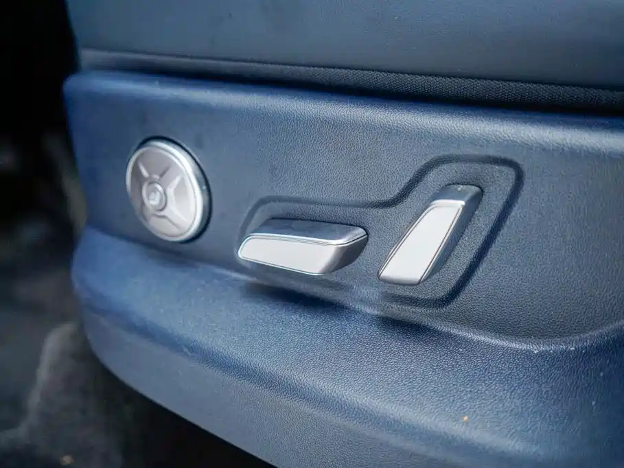 Fang Cheng Bao Titanium 7 2026 2025 AWD Base Model