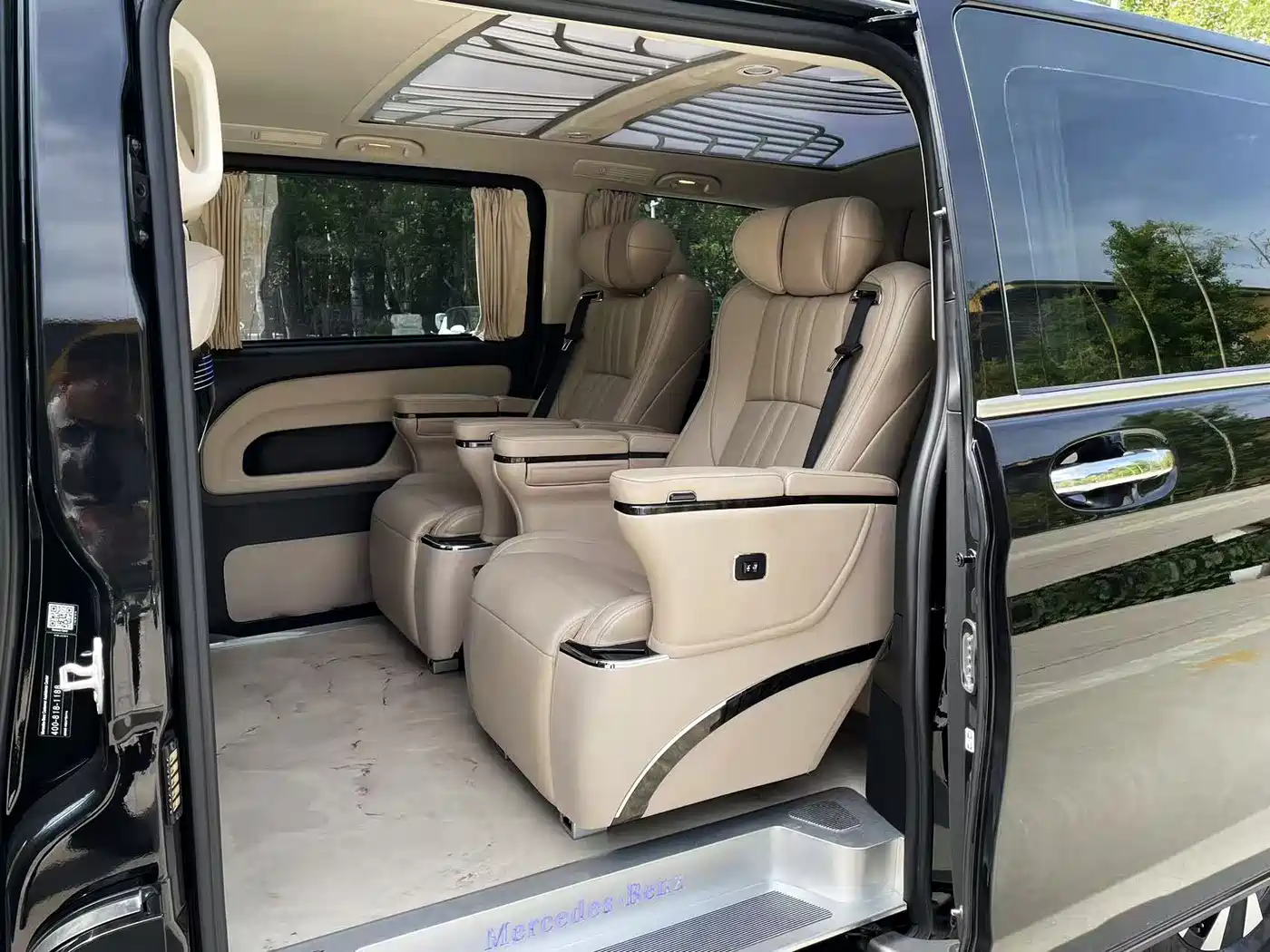 Mercedes-Benz Vito 2023 2.0T Business 7-Seater фото 4