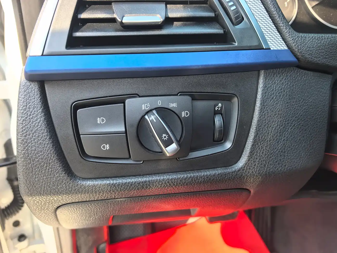 BMW 3 Series 2018 320i M Sport Package фото 9
