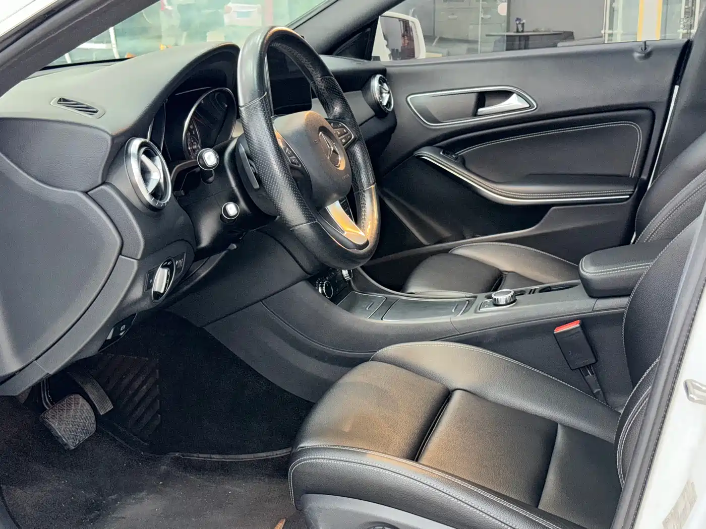 Mercedes-Benz CLA (Import) 2018 CLA 200 Dynamic Edition фото 5